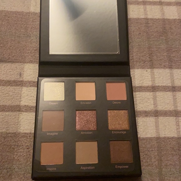 Real her eyeshadow palette - Picture 5 of 7